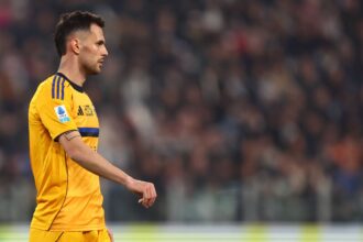 directorul sportiv de la sevilla intrebat direct despre transferul lui marius marin low cost 69af1c9bdb1c5