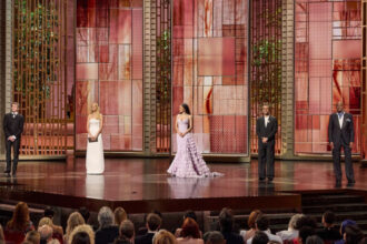 galerie foto cele mai spectaculoase tinute de la premiile oscar 2026 vedetele care au stralucit pe covorul rosu al galei 69b8e17c05282