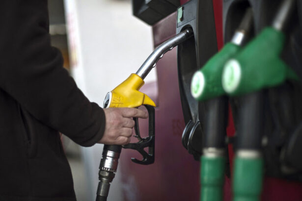 guvernul amana sedinta pentru declararea crizei pe piata carburantilor din lipsa avizului ces 69c299db3dcbb