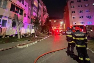 incendiu puternic intr un bloc din sibiu 50 de persoane se aflau in interior 69a89ab1be06c