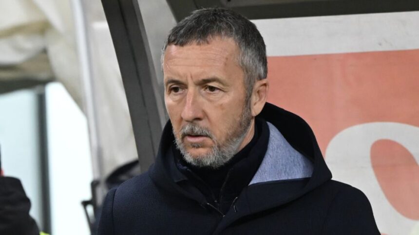 mihai stoica a distrus un tricolor dupa esecul cu turcia vine si ne ia peste picior pe toti 69c62ee09099f