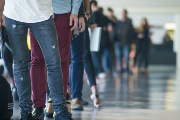 rata somajului a crescut la 63 in romania in ultimul trimestru din 2025 aproape 30 dintre tineri nu au un loc de munca 69b7d0fd51e1d