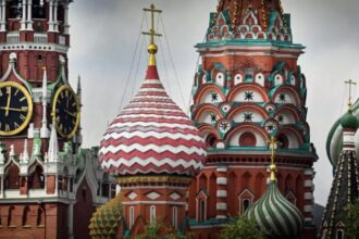 rusia vrea sa se aseze la masa negocierilor dintre iran si sua si ii acuza pe americani ca gestioneaza foarte prost situatia 69a933063347a