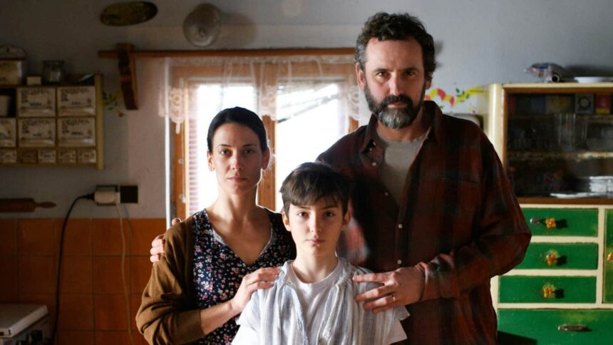 the silent collapse of the american family is happening right now and most people dont even see it 69cb174ae55f5