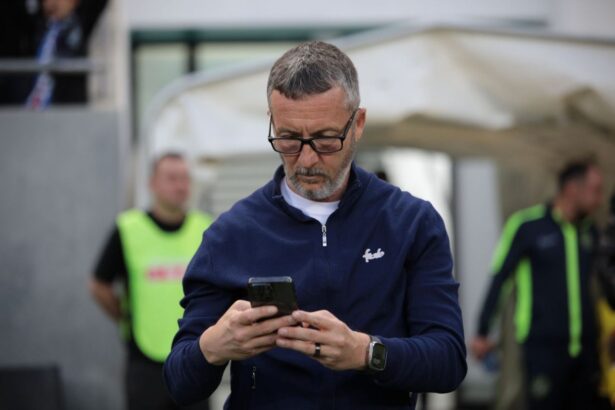 v ati gandit sa demisionati mm stoica out de la fcsb 69b1bf9570eeb