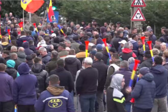 video probabil ne asteapta strainatatea minerii din gorj merg la bucuresti sa protesteze in fata guvernului fata de reducerea de personal 69c2539063695