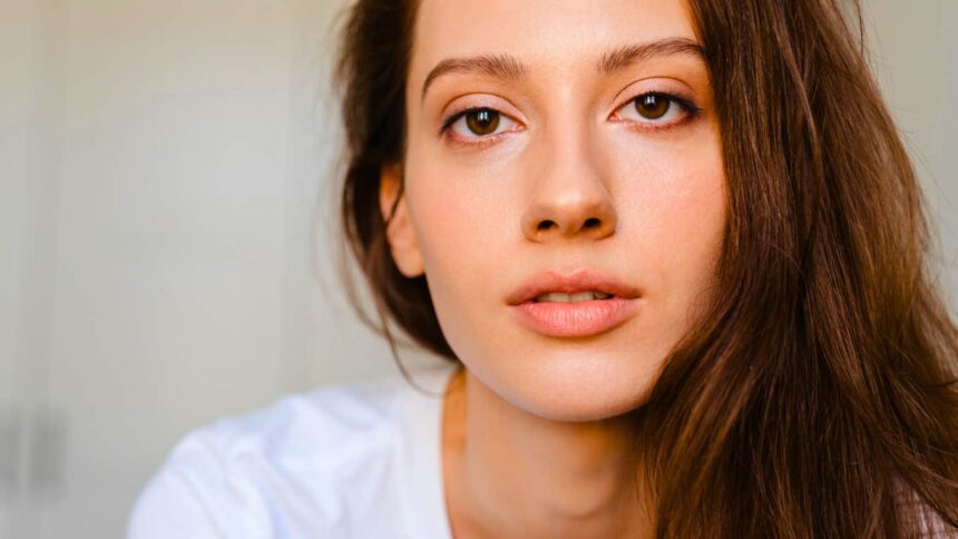 11 subtle signs someone has a complicated relationship with their family its affecting the rest of their life 69d516d1b914c