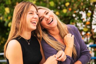 9 questions that help you become the mother you want to be for your daughter 69cf27d8138df