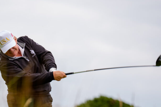 analiza daca ramanea pe terenul de golf acum ne ar fi fost mai bine un an de cand trump a zguduit economia lumii cu taxele sale vamale 69d24b24ab3a8