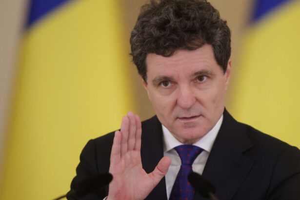 ccr a respins sesizarea lui nicusor dan privind modificarile la legea prosumatorilor actul normativ este constitutional 69f20d8dbf9a9