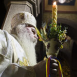 ce semnifica lumina sfanta din noaptea de inviere ce trebuie sa stie credinciosii daca se stinge lumanarea in drum spre casa 69da1c2ad4848