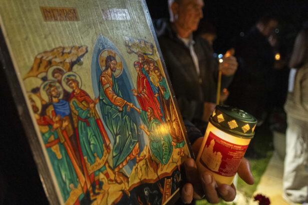 coborarea la iad a mantuitorului ce semnifica sambata mare marcata cu cruce rosie inainte de inviere 69d9d6d389970