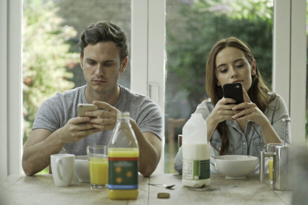 dependenta de telefon explicata de specialisti semnele si efectele asupra creierului un comportament dificil de controlat 69ed91b8cd826