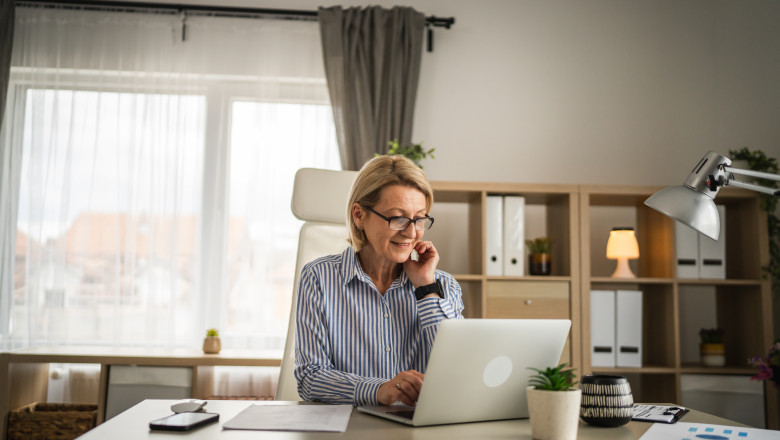 drepturile angajatilor care lucreaza de sarbatori legale cum sunt platiti si cand primesc zile libere potrivit legi 69d885593ee49