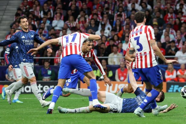 englezii fac praf un fotbalist de la atletico dupa meciul de la madrid nota 4 o parte din el a fost suspecta 69f29151030f3