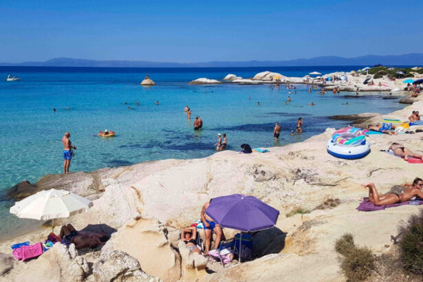 grecia interzice inchirierea de sezlonguri si umbrele pe sute de plaje 69ee08ae8439d