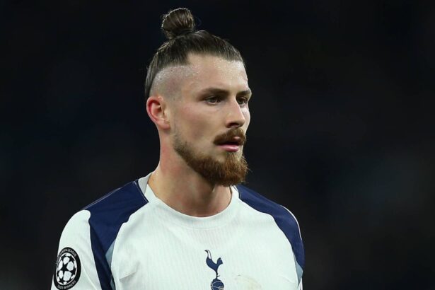 news alert italienii anunta echipa care vrea sa l transfere pe radu dragusin in vara 69e9e36852f75