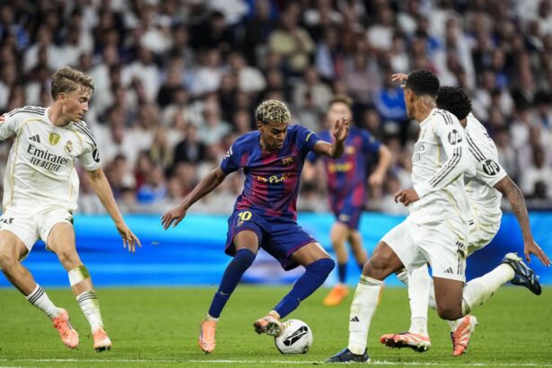 oficial cand se joaca el clasico duelul fc barcelona real madrid cu titlul din la liga pe masa 69e778addc42c