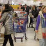 programul magazinelor de paste 2026 zilele in care supermarketurile sunt inchise singura locatie deschisa duminica 12 aprilie 69d725c74c1c0