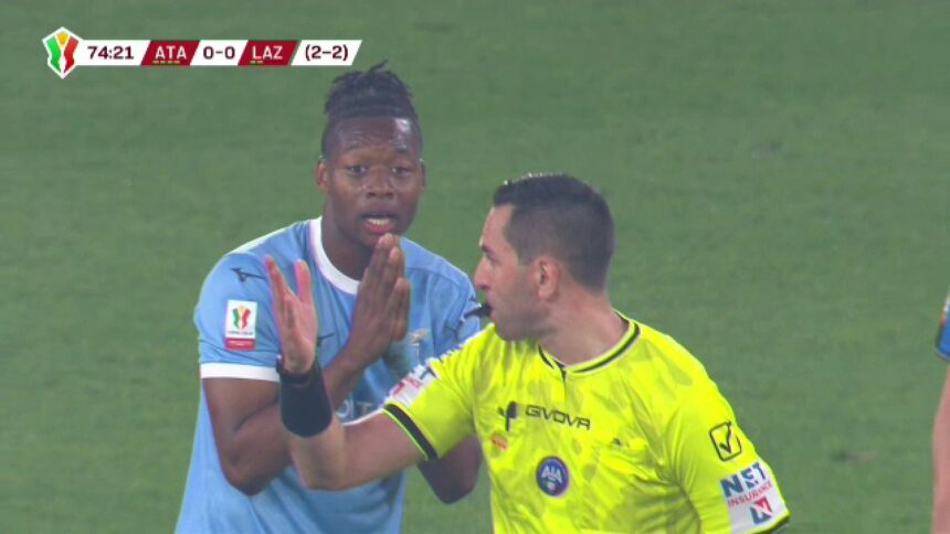 video faza tare in meciul care decide adversara lui chivu l a implorat pe arbitru sa i dea penalty 69e93ab257ece