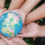 ziua pamantului 2026 de ce este sarbatorita pe 22 aprilie si cum a devenit evenimentul un fenomen global 69e8f457d3cf6