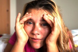 9 sad signs you were raised by emotionally immature people who didnt know how to parent 6a178e3878c69