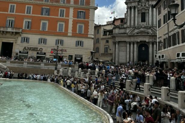 galerie foto corespondenta de la roma sufocata de turisti cetatea eterna produce anual sume uriase 6a03606e10ace