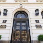 rezervele valutare ale bnr au scazut cu peste doua miliarde de euro intr o luna pe ce s au cheltuit banii 69f8cf3f0f4b2