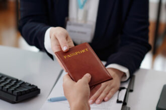 schimbarea pasaportului in 2026 acte necesare costuri si procedura pentru eliberarea unui nou document 6a005eb62c894