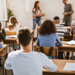 vacanta de vara 2026 incepe mai devreme pentru mii de elevi cand termina scoala clasele a viii a si a xii a 6a1913c4dd633