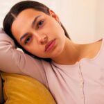 10 small things adults struggle with if they grew up being constantly criticized by their parents 6a28412ead80f