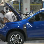 video renault lanseaza un program de plecari voluntare la dacia si rtr compensatiile ajung pana la 210 000 de lei net 6a202fa83624a