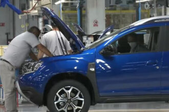 video renault lanseaza un program de plecari voluntare la dacia si rtr compensatiile ajung pana la 210 000 de lei net 6a202fa83624a